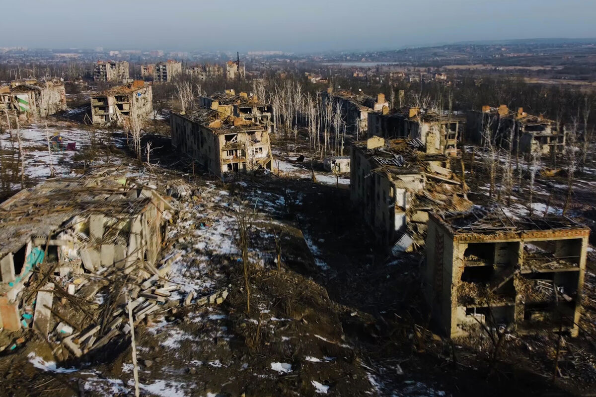 Жилые дома, разрушенные в результате обстрелов в Артемовске, 26 февраля 2023 года 