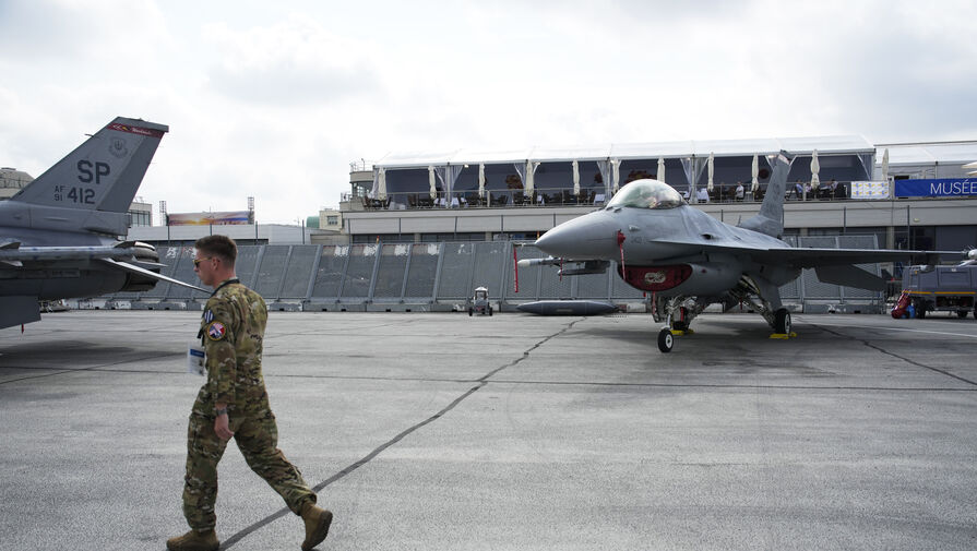 Экс-офицер объяснил, почему ВСУ будет трудно атаковать ВС РФ американскими F-16