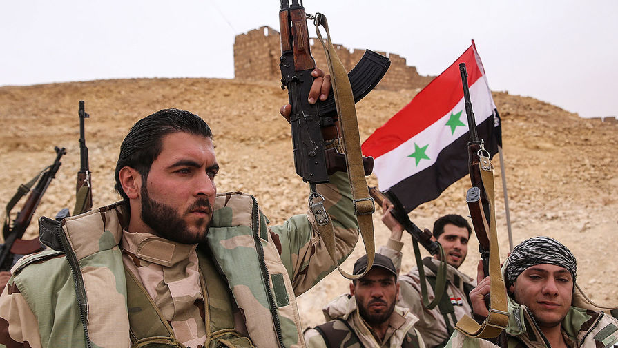 Бойцы сирийской армии у&nbsp;подножия замка Фахр ад-Дина