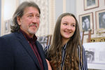 Олег Митяев и его дочь Дарья на праздничном вечере в театре имени Евгения Вахтангова , 2017 год 