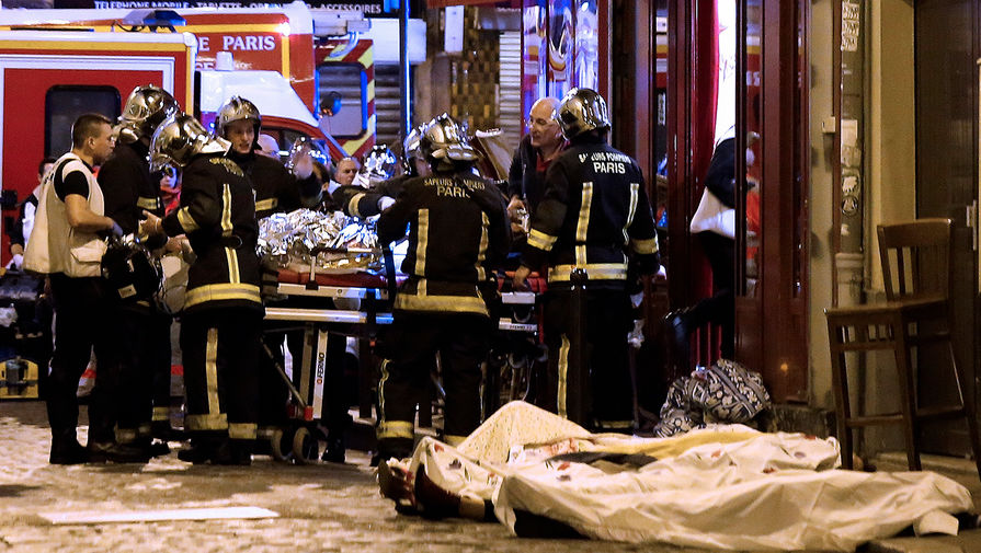 На&nbsp;одной из&nbsp;улиц Парижа во время террористической атаки, 13 ноября 2015 года