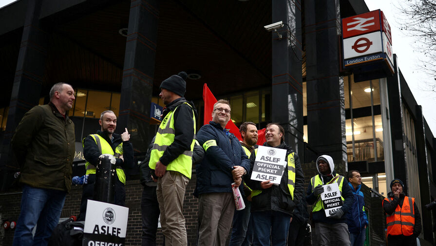 Профсоюз ASLEF: забастовки железнодорожников в Британии могут продлиться до 2026 года
