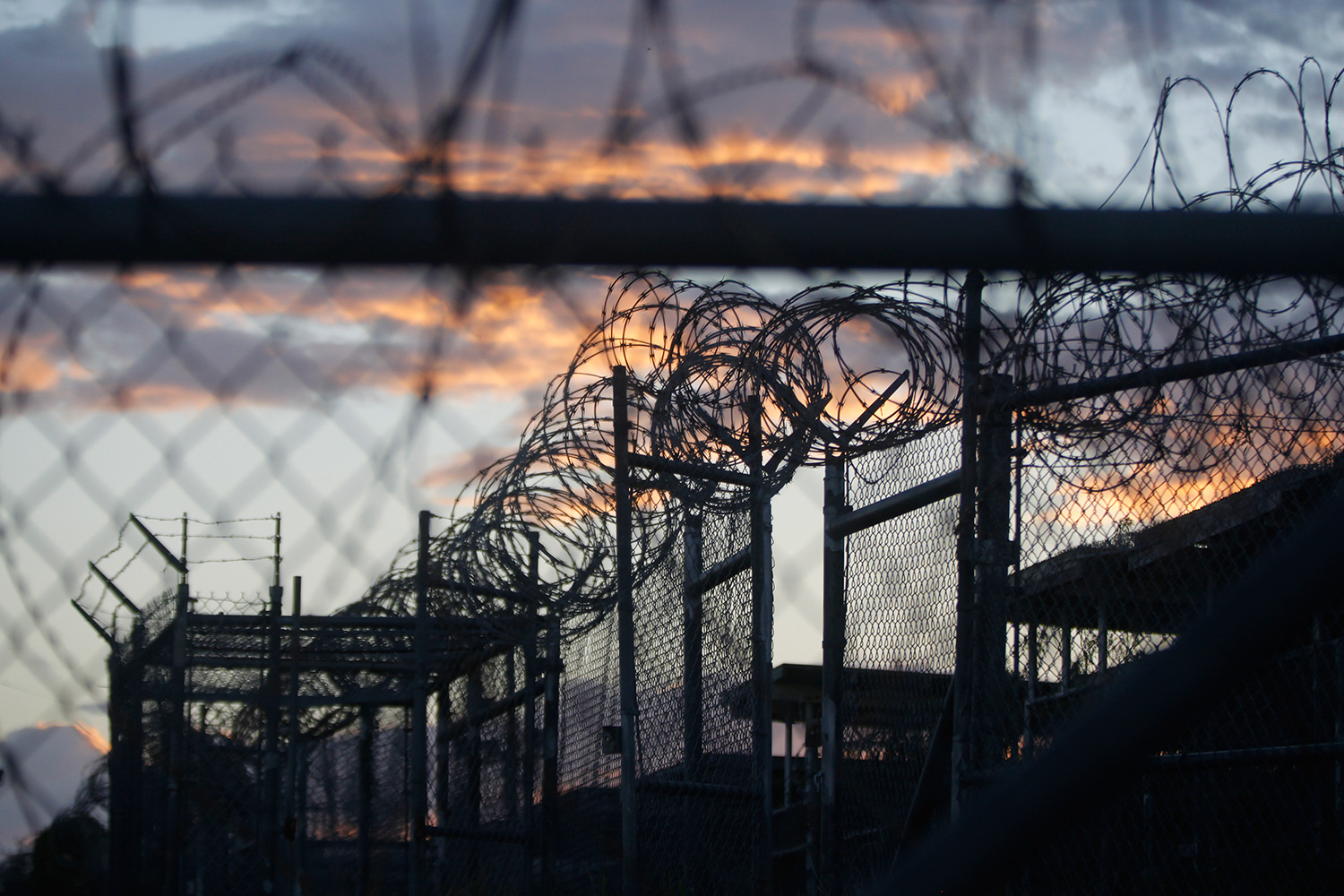 NYT узнала об увольнении главы Гуантанамо
