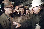 Президент Российской Федерации Борис Ельцин разговаривает с шахтерами в Воркуте, 1996 год