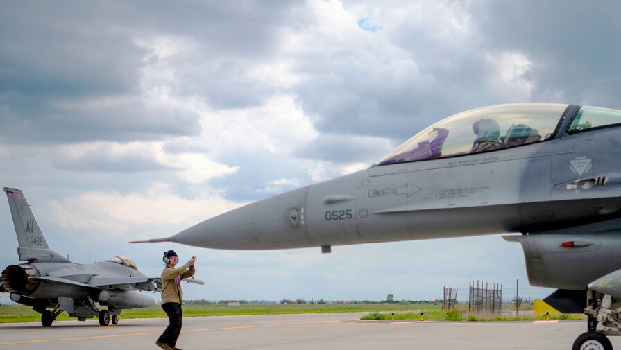 Ряд стран, включая Польшу, начали готовить пилотов ВСУ для F-16