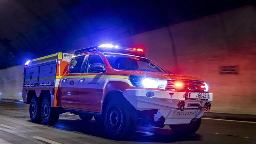Toyota Hilux превратили в пожарную машину для тушения электромобилей