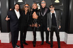 Группа Metallica и певица Леди Гага на 59-ой премии Grammy, 2017 год 