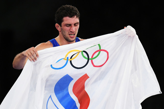 Россиянин Сидаков разгромил белоруса Кадимагомедова и стал олимпийским чемпионом - Газета.Ru