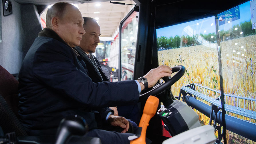 Президент России Владимир Путин во время посещения ОАО «Ростсельмаш» в Ростове-на-Дону, 1 февраля 2018 года