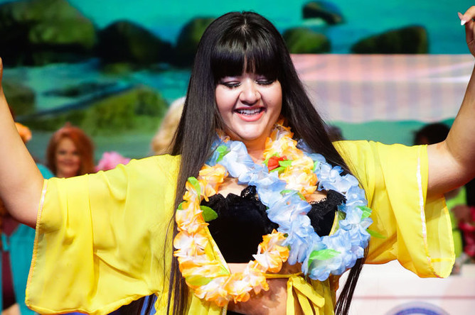 Участница международного конкурса красоты Plus Size Miss Melon Rich XXL в театре Русская песня, 11 июля 2019 года