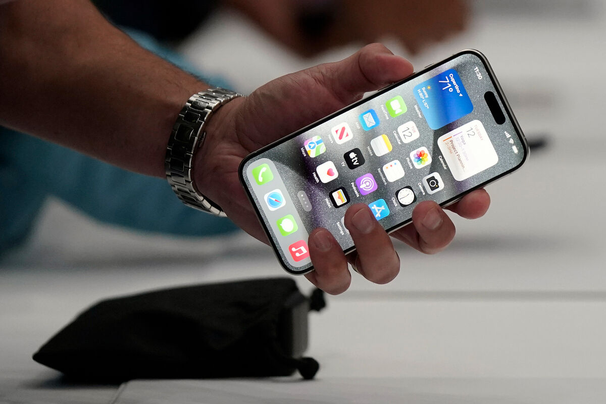 В России оценили, могут ли Apple и Google отключить смартфоны на территории  страны - Газета.Ru | Новости