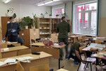 Работа следственного комитета в классе гимназии, где произошла стрельба в Брянске
