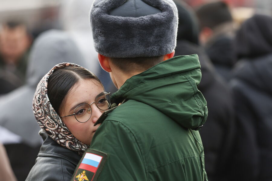 Проводы военнослужащих на&nbsp;железнодорожном вокзале в&nbsp;Казани перед&nbsp;их отправкой в&nbsp;Восточный военный округ, 12&nbsp;ноября 2024&nbsp;года