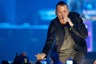 Честер Беннингтон из группы Linkin Park на музыкальном фестивале в Лас-Вегасе, 2012 год