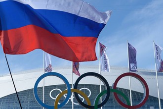 Флаг России и Международного олимпийского комитета