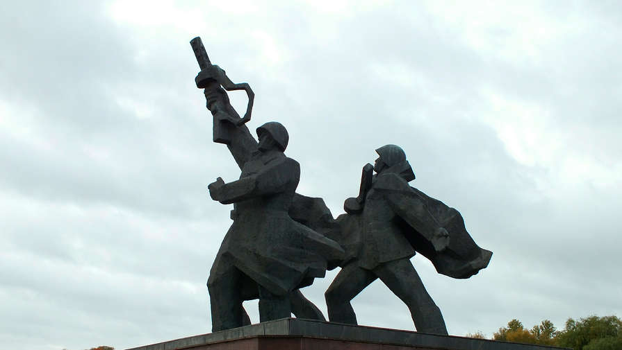 Россия готова забрать из Латвии советский памятник Освободителям