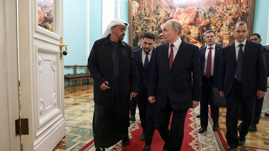 Делегация ОАЭ утеплилась перед переговорами с Путиным