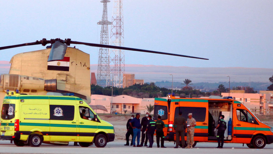 Эвакуация тел погибших при&nbsp;крушении самолета А-321 авиакомпании «Когалымавиа» в&nbsp;центральной части Синайского полуострова Египта