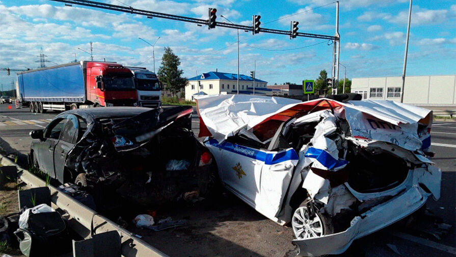Во Владимирской области грузовик устроил массовую аварию с участием автомобиля ДПС