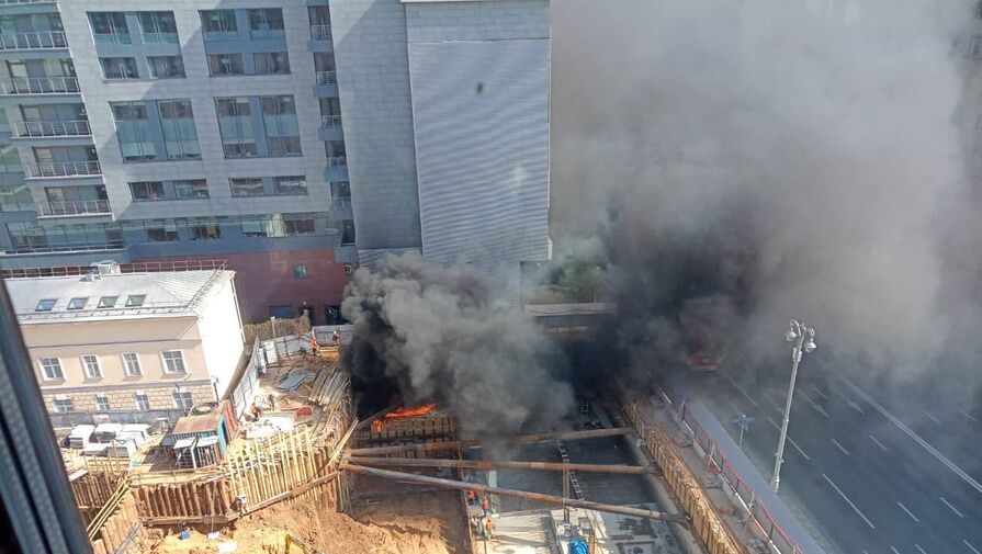 В Москве на Тверской произошел пожар рядом с гостиницей Интерконтиненталь