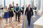 Владимир Путин после торжественной церемонии вручения паспорта
