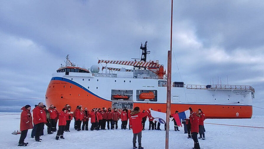 Дрейфующая полярная станция Северный полюс-41 завершила работу