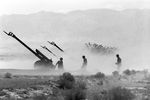 Артиллерийская батарея афганской народной армии ведет обстрел позиций противника. Май 1986 года