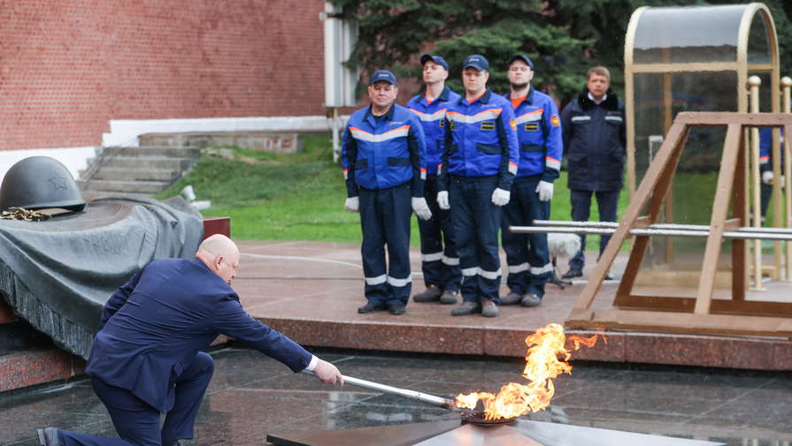 В Москве провели церемонию профилактики Вечного огня