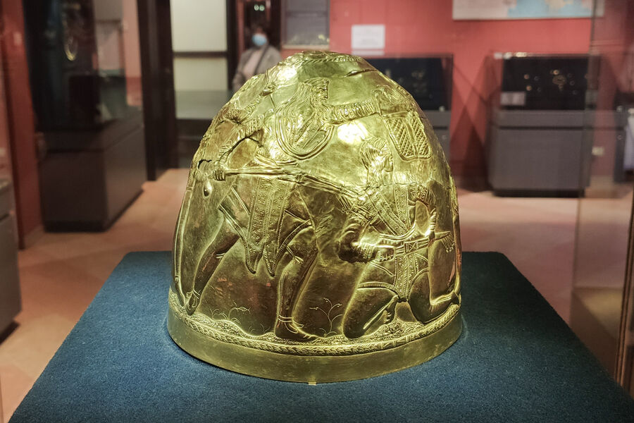 Скифский золотой шлем IV ст. до н. э.