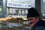Протесты фермеров против аграрной политики Евросоюза возле Европейского парламента в Брюсселе, Бельгия, 1 февраля 2024 года
