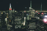 Вид на ночной Манхэттен со смотровой площадки Рокфеллеровского центра