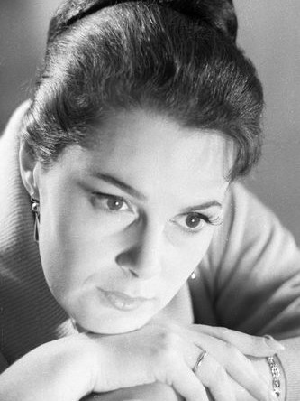 Элина Быстрицкая