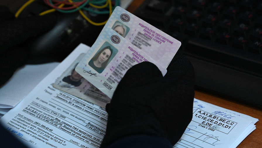 Лишенный прав водитель три года ездил по фальшивому удостоверению
