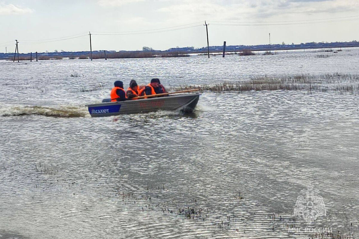 Власти Курганской области сообщили об очень большой массе воды, идущей на  Курган - Газета.Ru | Новости