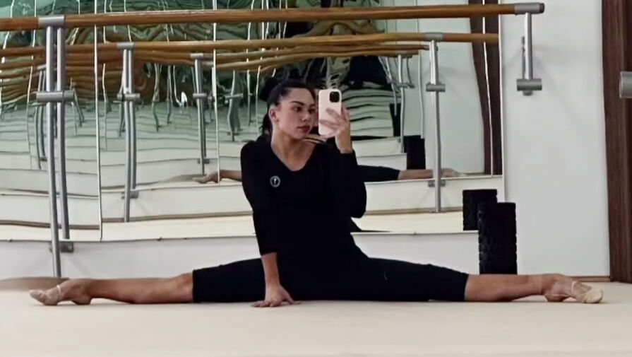 Российская гимнастка похвасталась поперечным шпагатом