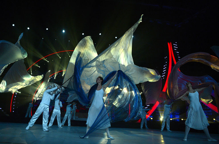 Выступление артистов на&nbsp;торжественной церемонии открытия чемпионата мира по&nbsp;акробатическому рок-н-роллу в&nbsp;Москве