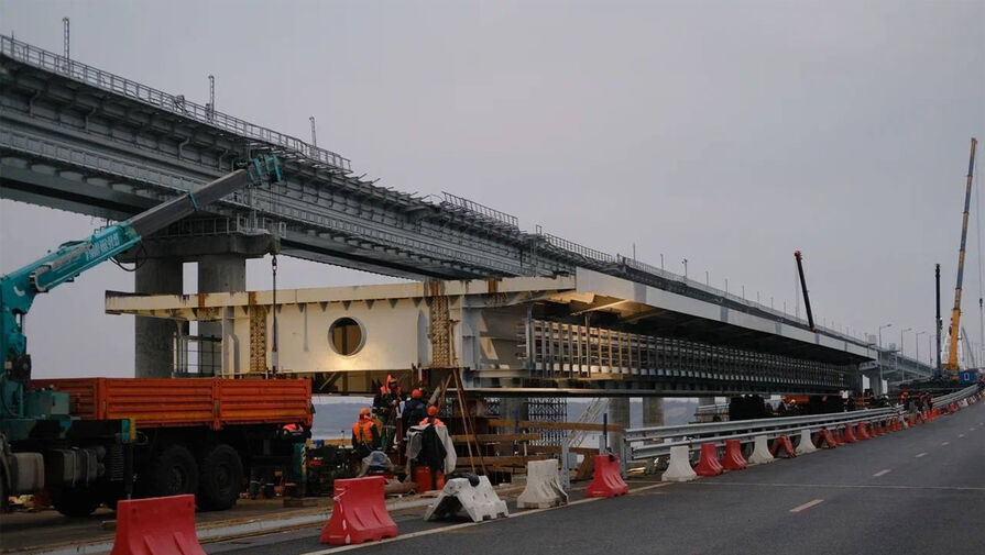 Хуснуллин сообщил о завершении установки третьего пролета на левой части Крымского моста