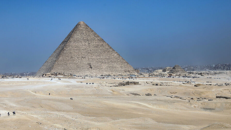 В Египте археологи обнаружили скрытый коридор внутри пирамиды в Гизе с помощью сканера