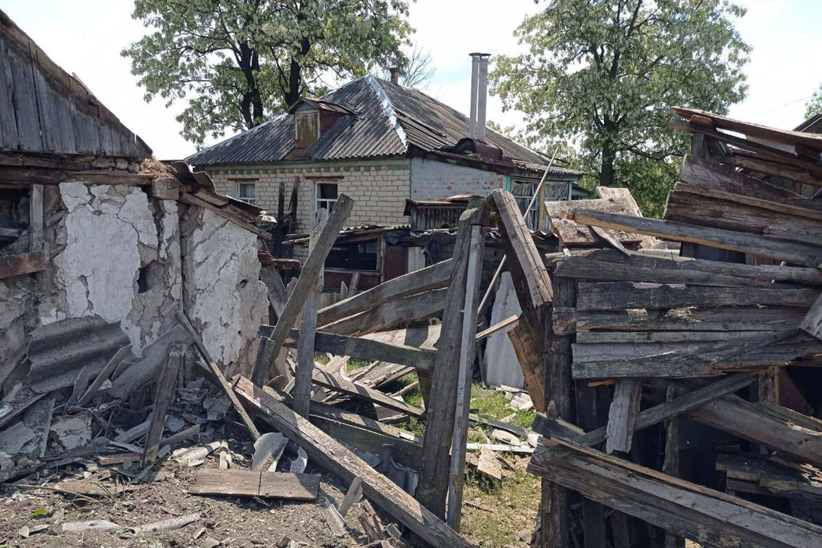 Губернатор показал обстрелянные ВСУ дома в белгородском селе Новопетровка -  Газета.Ru | Новости