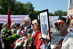 Церемония возложения венков и цветов на Мемориальном кладбище-мавзолее советских воинов во время акции «Бессмертный полк» в Варшаве