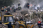 Спасательные работы на месте взрыва в жилом доме на Каширском шоссе в Москве, 13 сентября 1999 года
