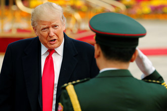 Президент США Дональд Трамп во время визита в Китай, ноябрь 2017 года