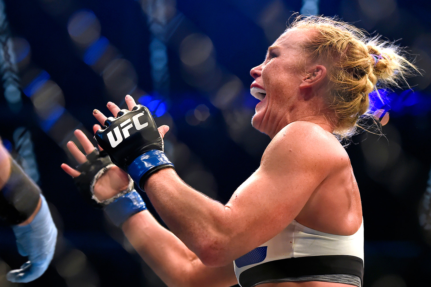 Чемпионка турнира UFC 193 Холи Холм