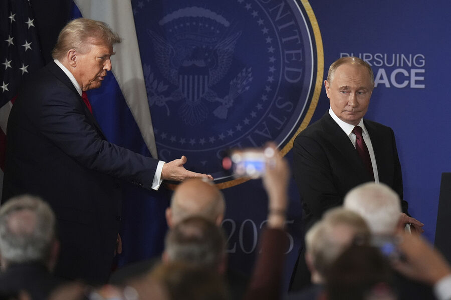 Президент РФ Владимир Путин и президент США Дональд Трамп во время пресс-конференции на&nbsp;военной базе Эльмендорф&nbsp;- Ричардсон на&nbsp;Аляске, 16&nbsp;августа 2025&nbsp;года