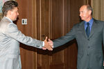 Председатель правления ОАО «Газпром» Алексей Миллер и президент России Владимир Путин в резиденции «Бочаров ручей», 2006 год