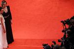 Актрисы Сигурни Уивер и Маргарет Куэлли на красной дорожке Берлинского кинофестиваля, 20 февраля 2020 года