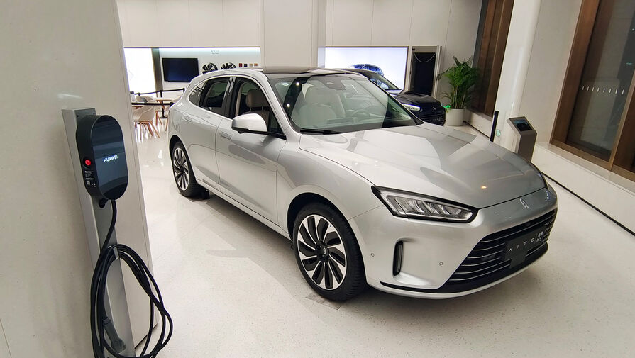 В России начались продажи гибридных кроссоверов Aito M5