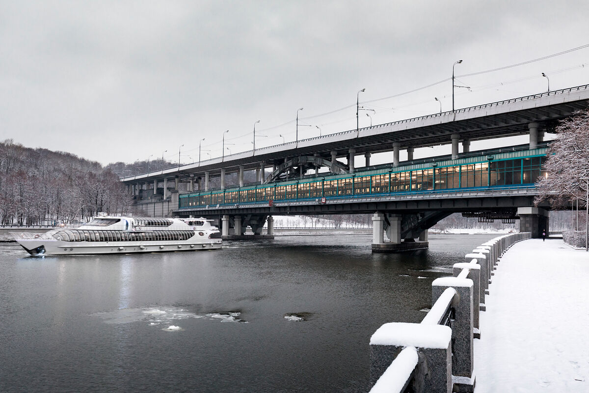 Лужнецкий метромост перекрыт в Москве - Газета.Ru | Новости