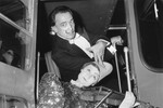 Сальвадор Дали с клоуном-скрипачом Клодом Ларошем, 1959 год