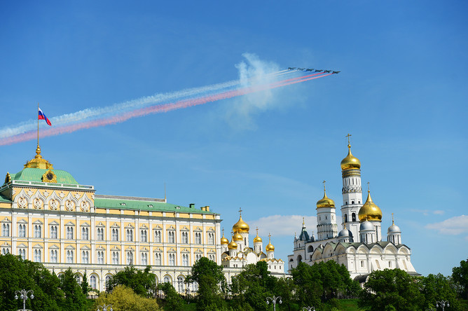 Штурмовики Су-25 во время воздушной части военного парада на Красной площади в честь 71-й годовщины Победы в Великой Отечественной войне 1941-1945 годов